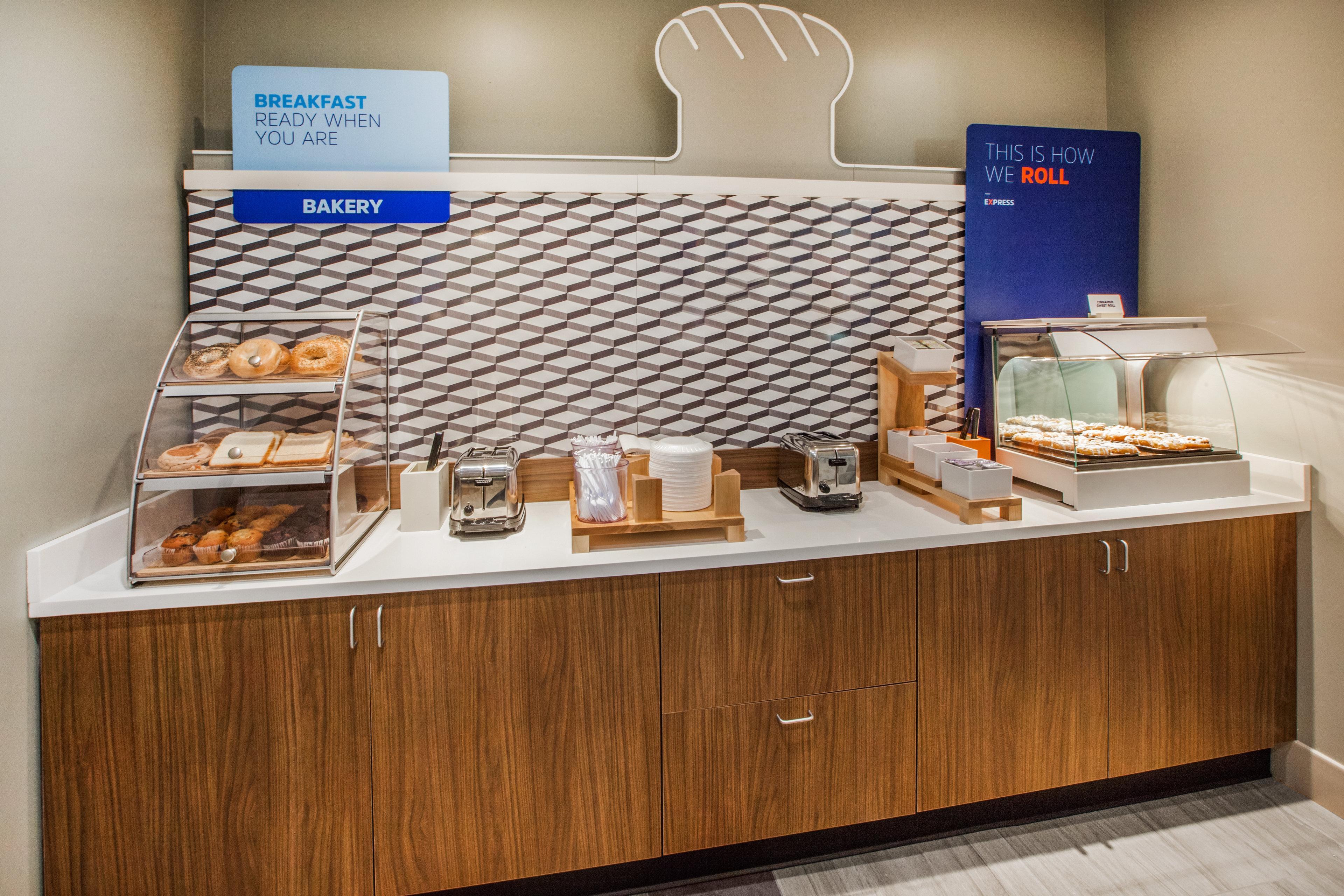 Holiday Inn Express & Suites Toledo West By Ihg Exteriör bild