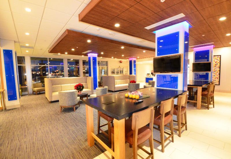 Holiday Inn Express & Suites Toledo West By Ihg Exteriör bild